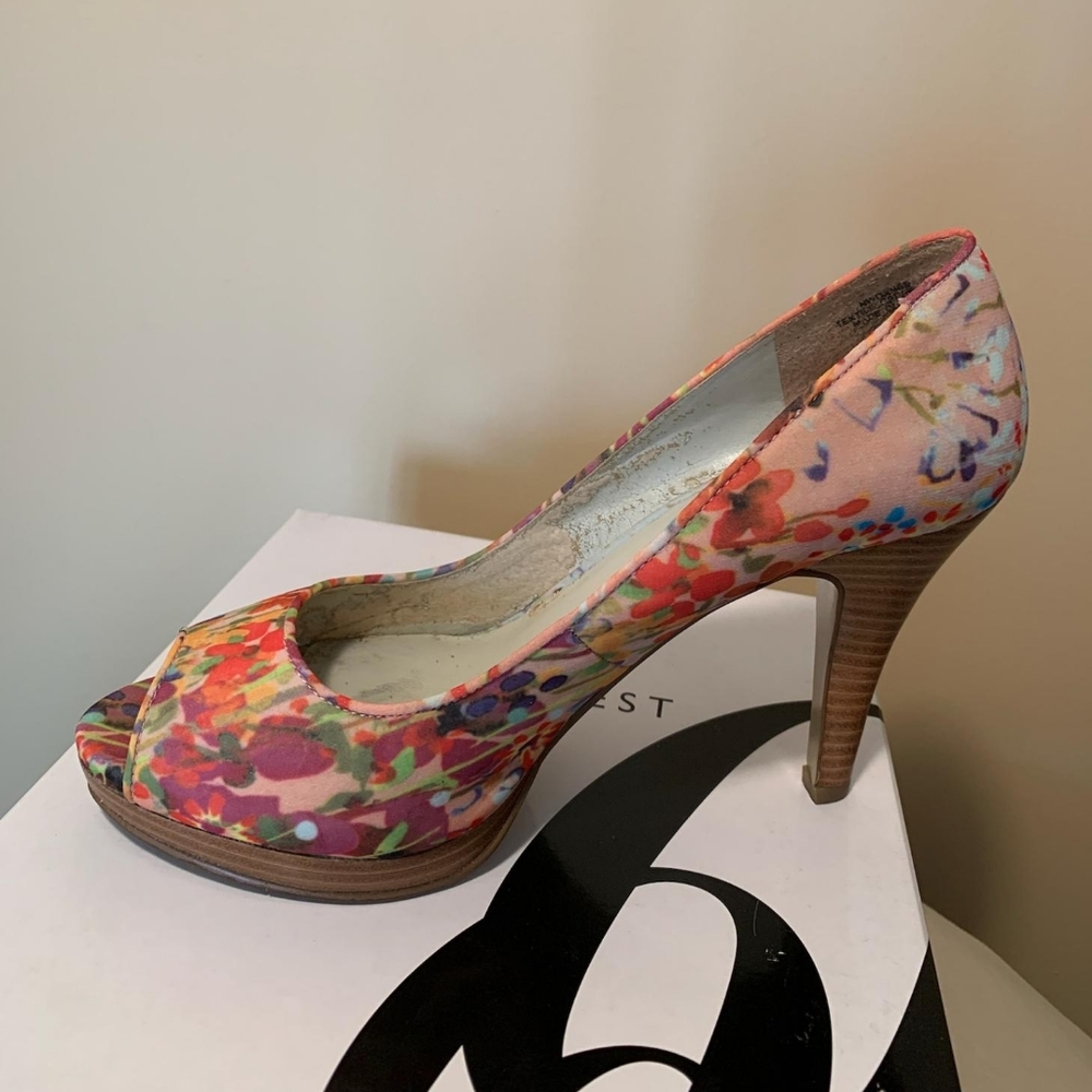 Nine West floral orange wood heel